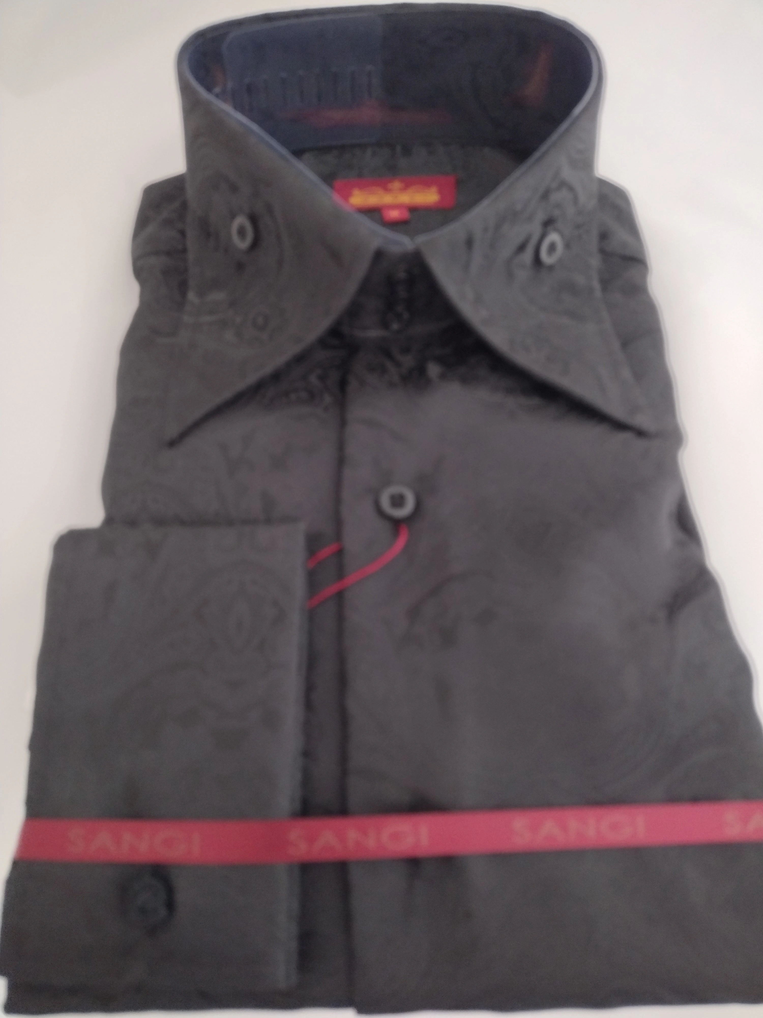 Chemise noire col haut SANGI MONACO élégance intemporelle poignets français pour homme charme discret.